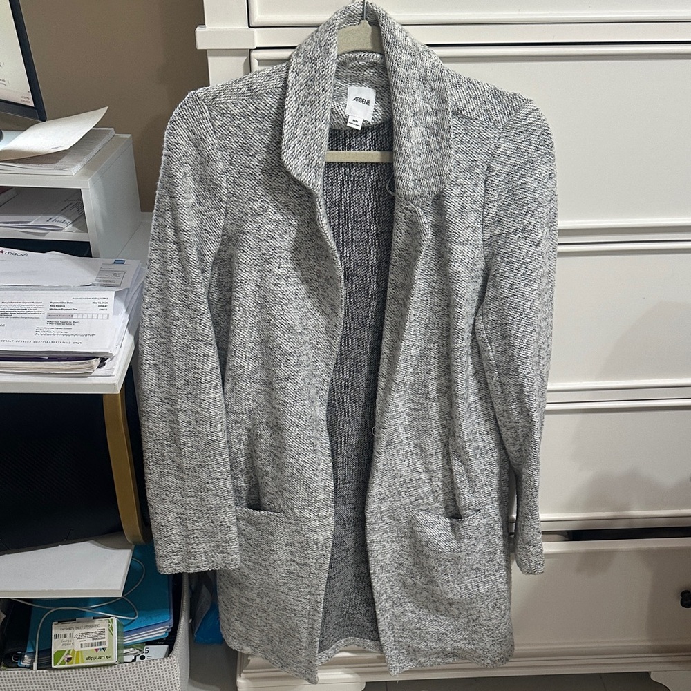 Cozy Gray Open-Front Cardigan / Light Weight Jacket